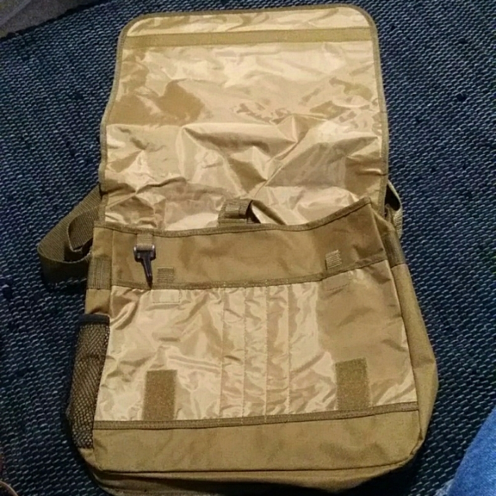 Kellyco camo carry all shoulder bag for metal detecting accesories/finds/ etcetc